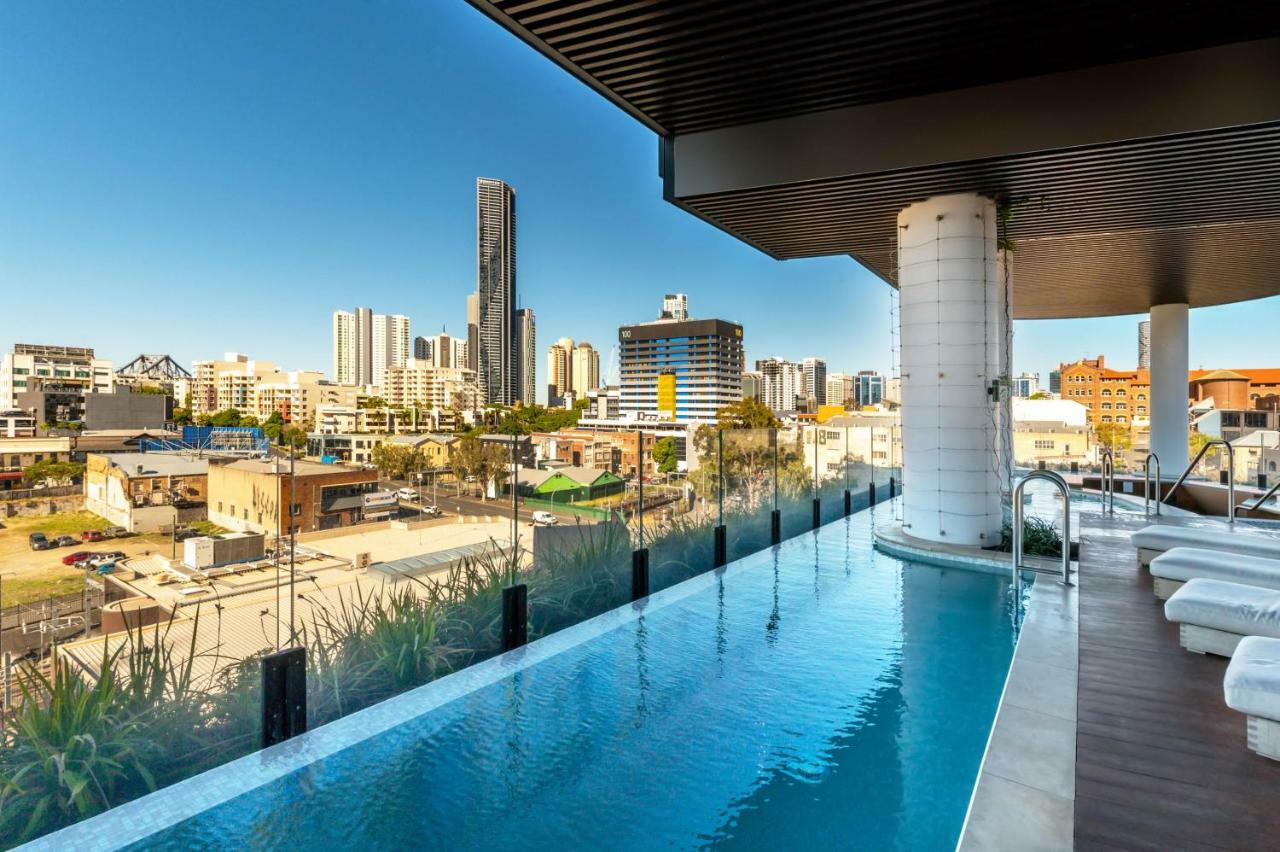 Fv By Peppers Apart otel Brisbane Dış mekan fotoğraf The rooftop pool at Emporium Southbank